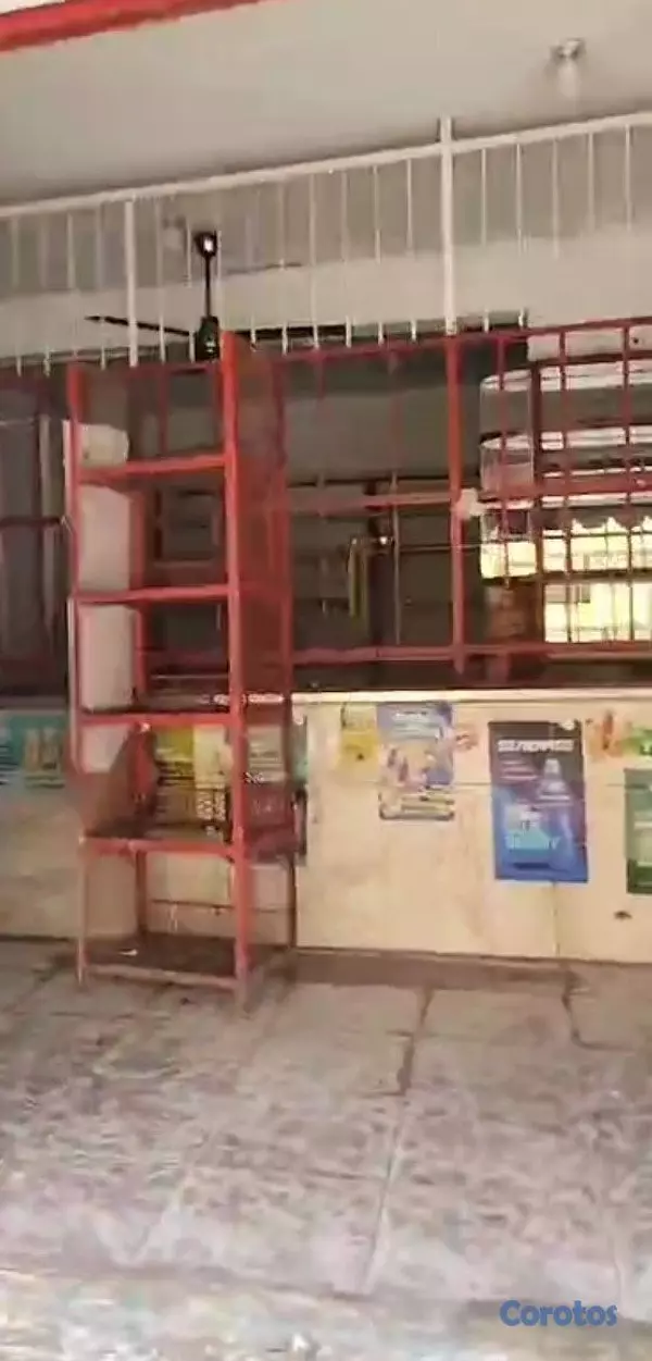 oficinas y locales comerciales - ALQUILO LOCAL PREPARADO PARA COLMADO, BUENA UBICAC 2
