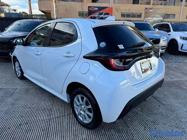 carros - Toyota Yaris 2022 4