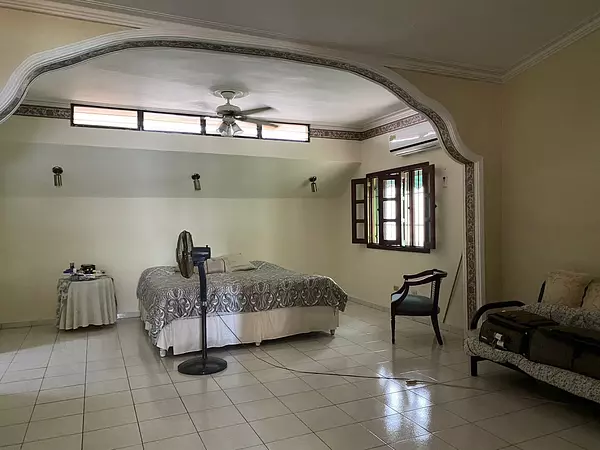 casas - Venta, propiedad de 2 niveles próximo al Malecón Center, Santo Domingo 4