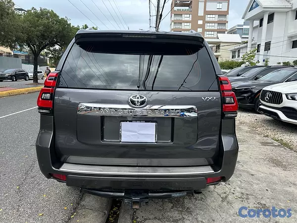 jeepetas y camionetas - Toyota Land Cruiser Prado VX-L año 2019 5