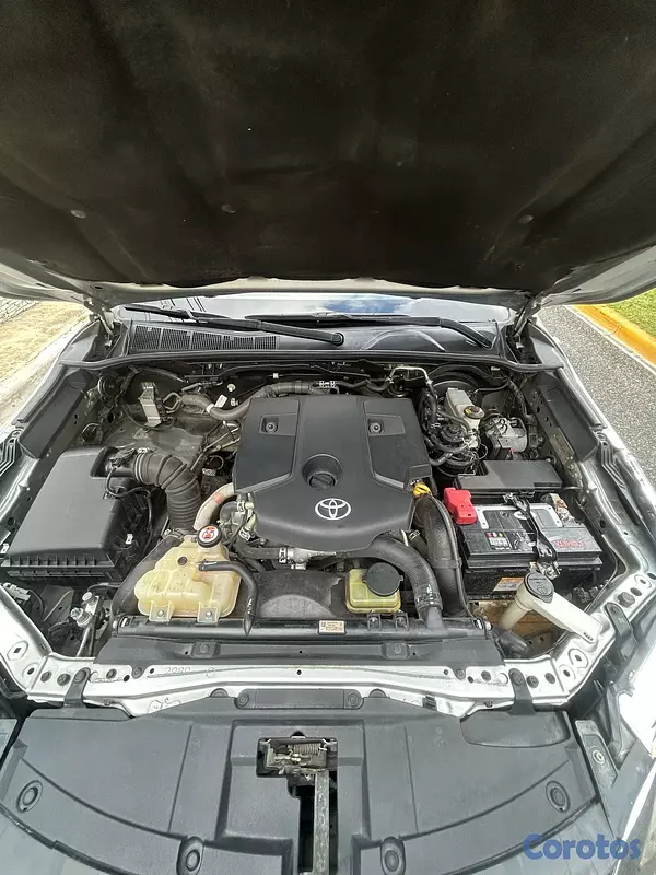 jeepetas y camionetas - Toyota Fortuner 2020 8