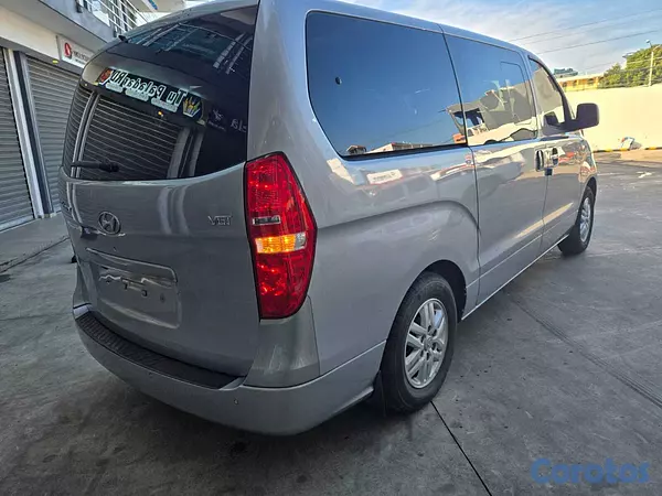 jeepetas y camionetas - HYUNDAI GRAND STAREX 2021 GRIS 17