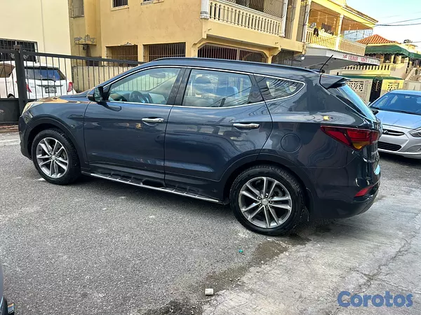 jeepetas y camionetas - Hyundai Santa Fe 2017 Doch 5