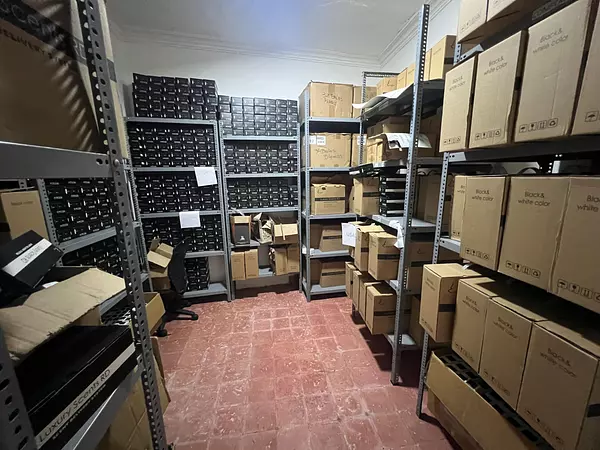 oficinas y locales comerciales - Zona Colonial  Se vende edificio en Zona Colonial  4