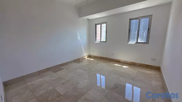 apartamentos - alquiló la Esperilla piso 8 tres habitaciones con baño tres parqueos balcón  12