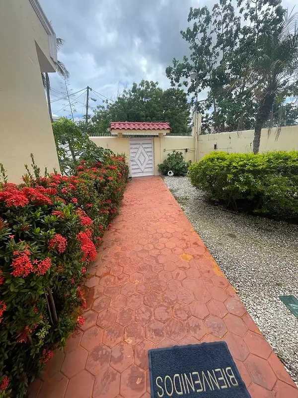 casas - Se Vende Casa  Esta es una Perfecta oportunidad para remodelar a tu gusto.   1