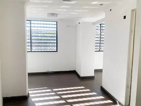 oficinas y locales comerciales - Local céntrico en el millon 4