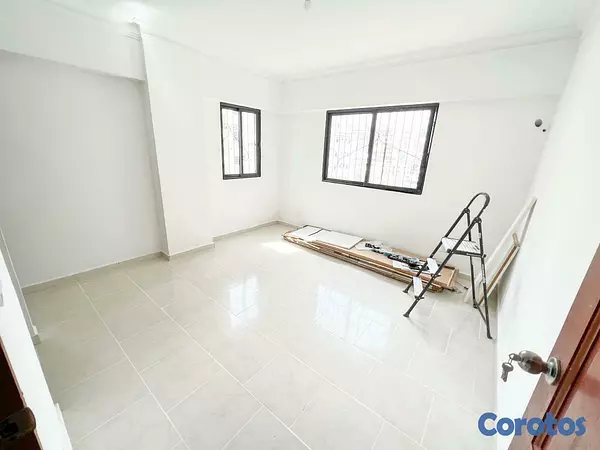 apartamentos - En Alqauiler Apartamento en Evaristo Morales de 3 habitaciones 6