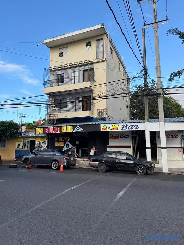 apartamentos - vendo edificio de 4 niveles 3 y 2 habitaciones local comercial abajo 
 3