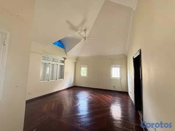 casas - casa en Cacicazgos  en alquiler de de 4 hab y piscina US 5,800 9
