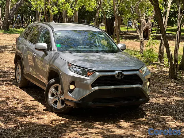 jeepetas y camionetas - Toyota RAV4 XLE 2021 14
