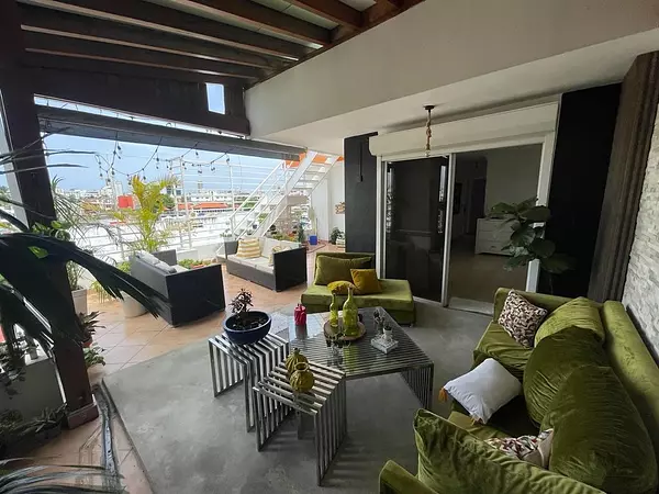 penthouses - VENDO PENTHOUSE LOS RESTAURADORES 
D.N 6