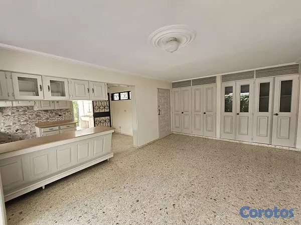 casas - Casa de 5 habitaciones 4 baños 4 parqueos en alqui 4