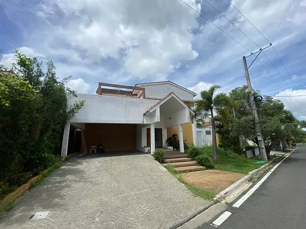 casas - Vendo casa de 2 niveles en Los Cerros de Arroyo Hondo 3