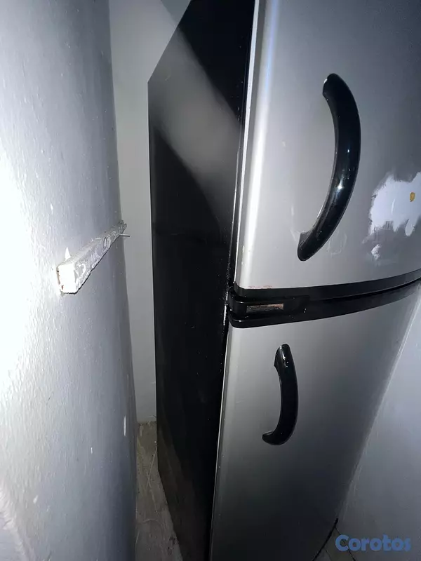 electrodomesticos - SE VENDE NEVERA NEDOCA DE 8 PIES GRIS TOTALMENTE EN PERFECTAS CONDICIONES  3