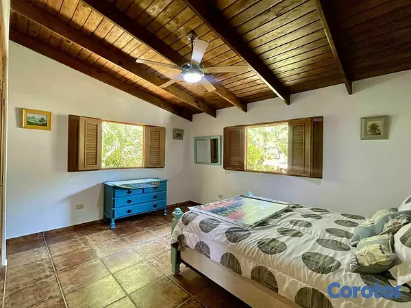 casas vacacionales y villas - Amplia villa con hermoso terreno en Jarabacoa. 5
