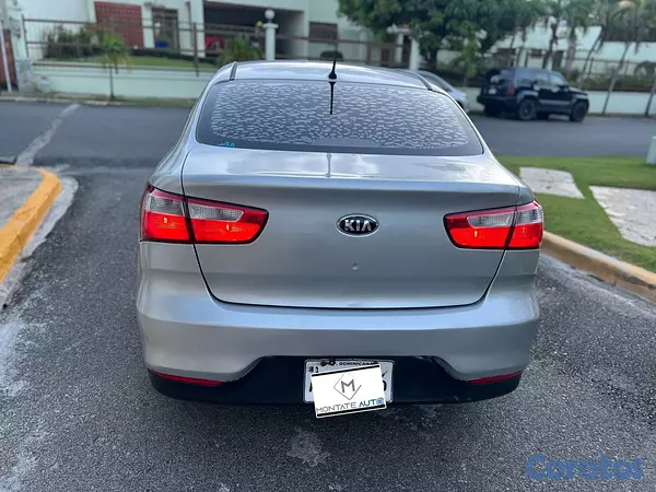 carros - Kia Río LX 2016 8