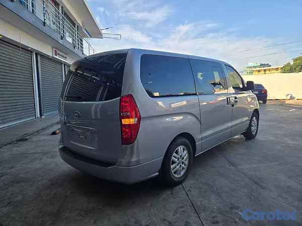jeepetas y camionetas - HYUNDAI GRAND STAREX 2021 GRIS 18
