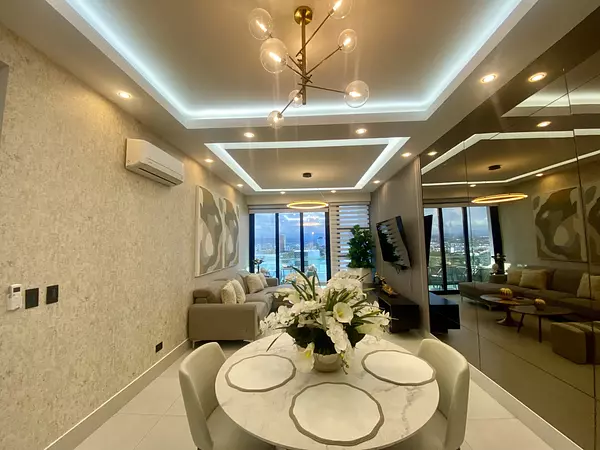apartamentos - Piso alto de venta amueblada en La Esmeralda 3