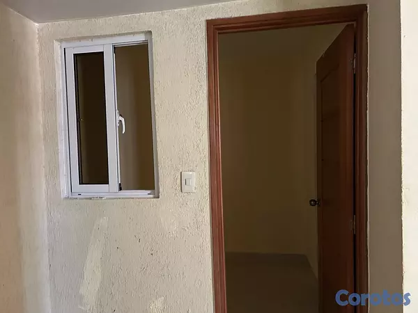 apartamentos - Alquiler Aparamento 2do Nivel, Res. Quintas de Parque. Jacobo Majluta. 12