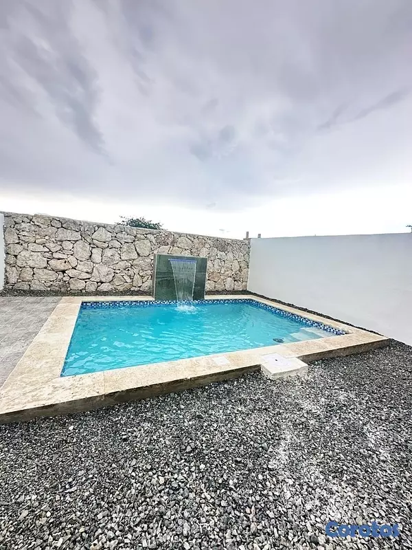 casas vacacionales y villas - venta de Villa en punta cana con piscina y 161mts de solar  10