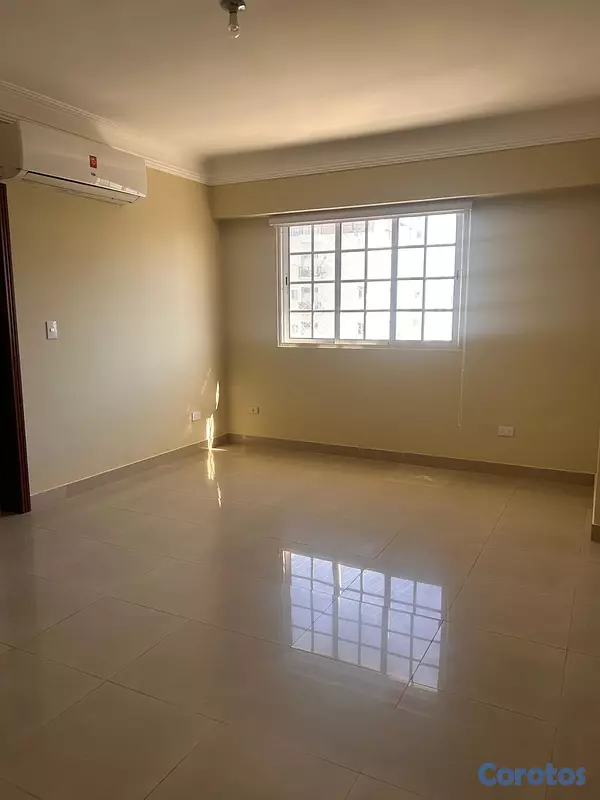 apartamentos - vendo o alquilo la Esperilla tres habitaciones con su baño dos parqueos balcón  6