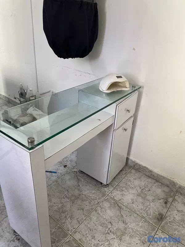 equipos profesionales -     Mesa para Uñas Profesional  + Lámpara LED Incluida, PRECIO NEGOCIABLE  5
