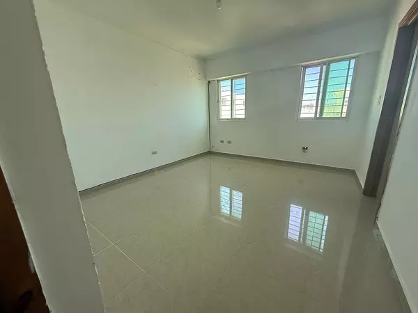 apartamentos - Se Alquila Apartamento en la Avenida Independencia 4