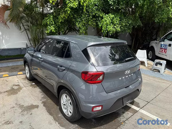jeepetas y camionetas - Hyundai Venue 2023 FULL — Garantía vigente — Solo  9