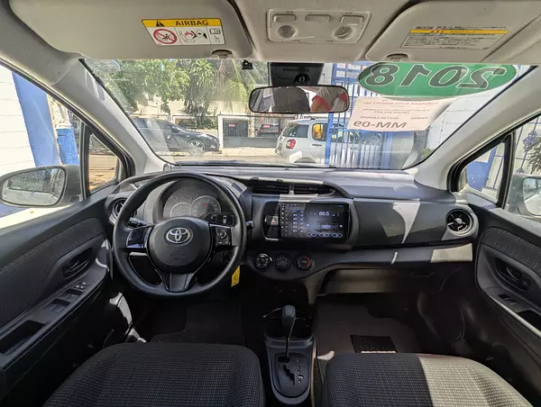carros - TOYOTA VITZ 6