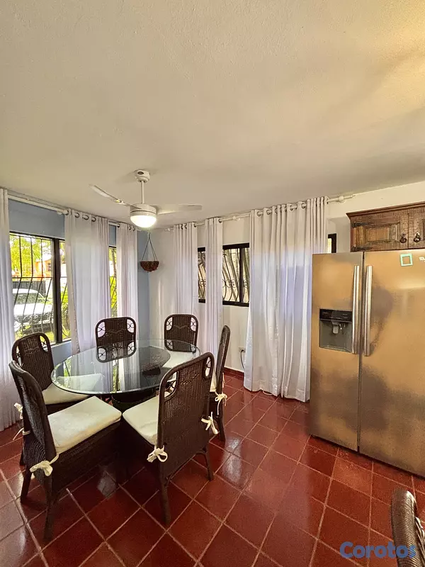 casas vacacionales y villas - 🏡✨ Hermosa villa de 4 dormitorios en venta en La R 10