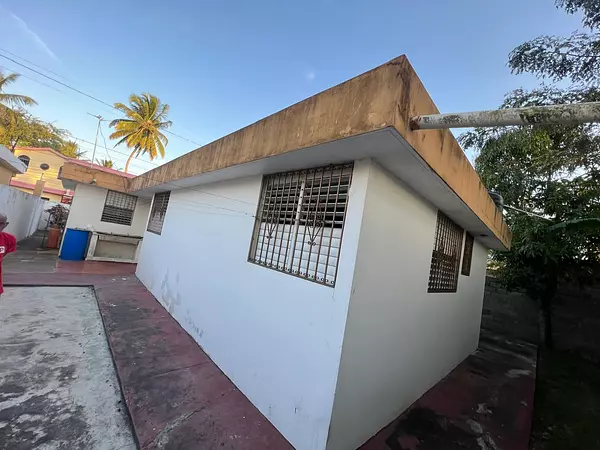 casas - Casa en Boca Chica – Ideal para Vivir o Invertir   3