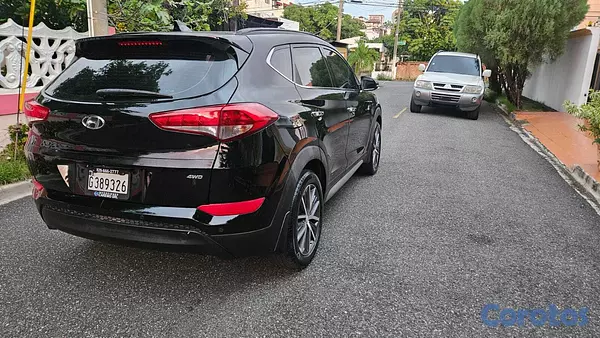 jeepetas y camionetas - hyundai Tucson Panorámica  2