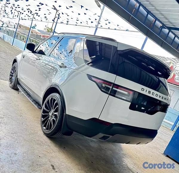 jeepetas y camionetas - Land Rover Discovery Sport Se
 Año 2018  3