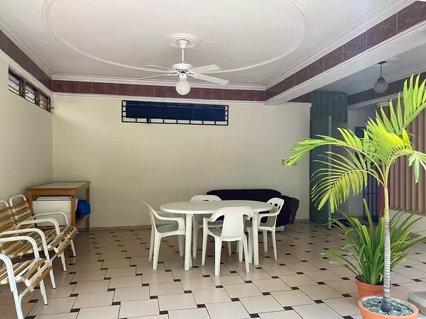 casas - Venta, propiedad de 2 niveles próximo al Malecón Center, Santo Domingo 6
