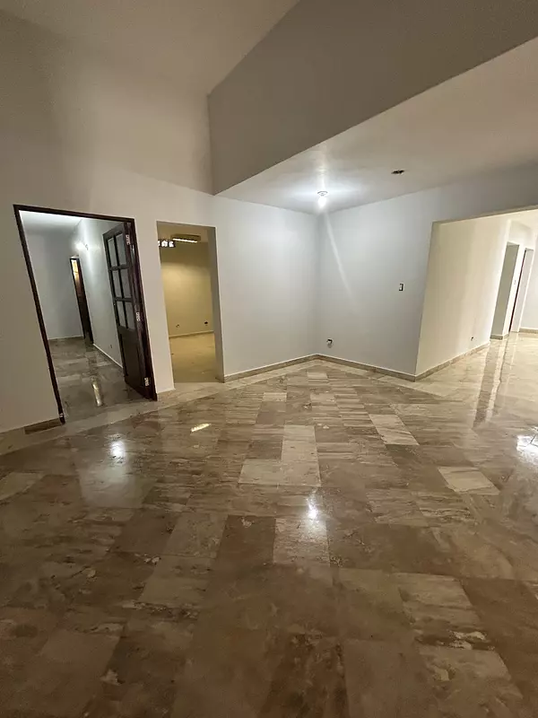 oficinas y locales comerciales - Local comercial en alquiler en Piantini 6
