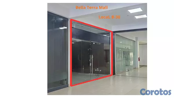 oficinas y locales comerciales - LOCALES COMERCIALES EN ALQUILER.  3 LOCALES  BELLA TERRA MALL Y 1 PLAZA EL PORTA 4