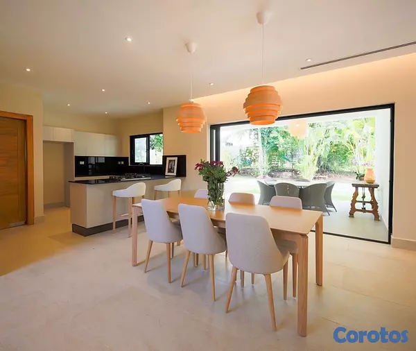casas vacacionales y villas - venta de Villa con 600mts y piscina en punta cana village República Dominicana  10