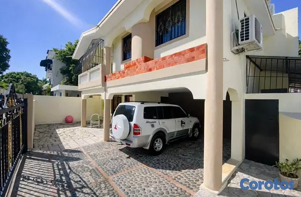 casas - Casa de dos niveles en venta en Miramar 11
