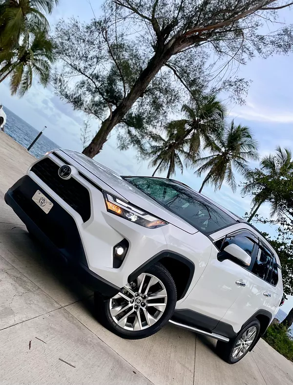 jeepetas y camionetas - Toyota rav4 2023 xle premium  2