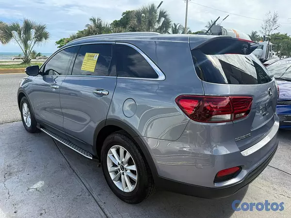 jeepetas y camionetas - Kia Sorento LX 2020 8