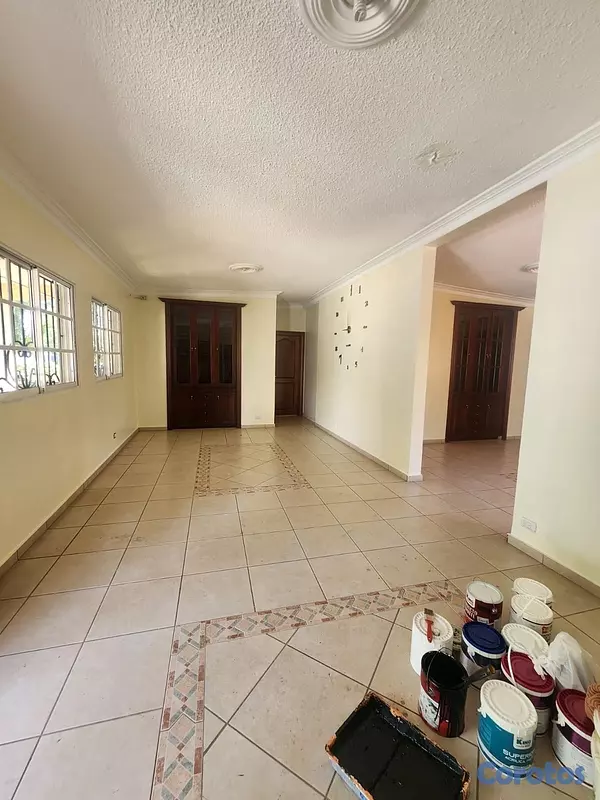 oficinas y locales comerciales - hermosa casa en renta  7