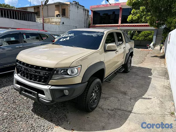 jeepetas y camionetas - Camioneta Chevrolet Colorado 4x4 diésel nueva 2