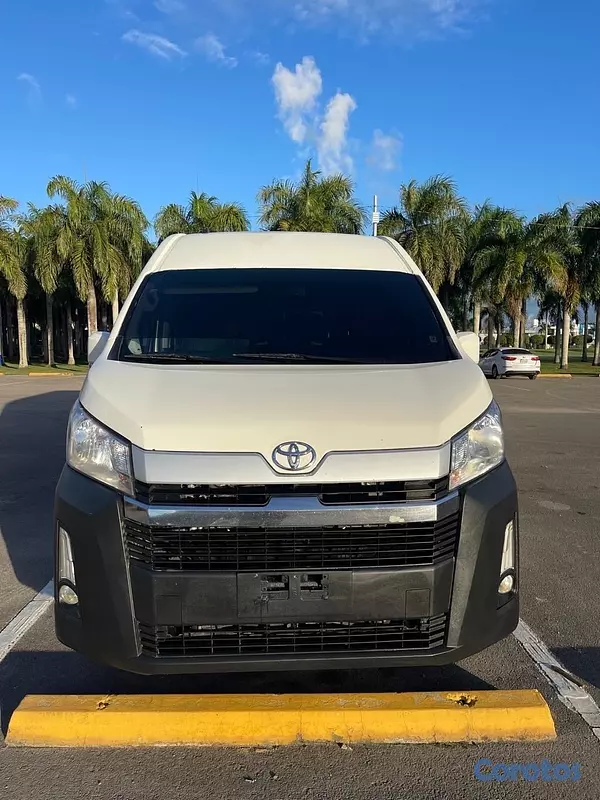 otros vehiculos - Toyota Hiace 2023- 15 Asientos  2