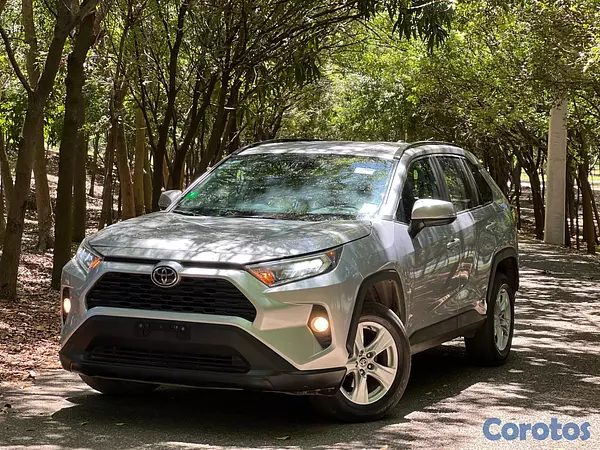 jeepetas y camionetas - Toyota RAV4 XLE 2021 15