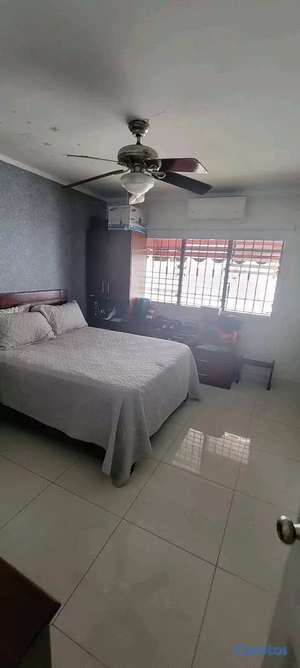 apartamentos - apartamento  10 m2 en Evaristo Morales  3 habitaciones  próximo a.la 27 de febre 7