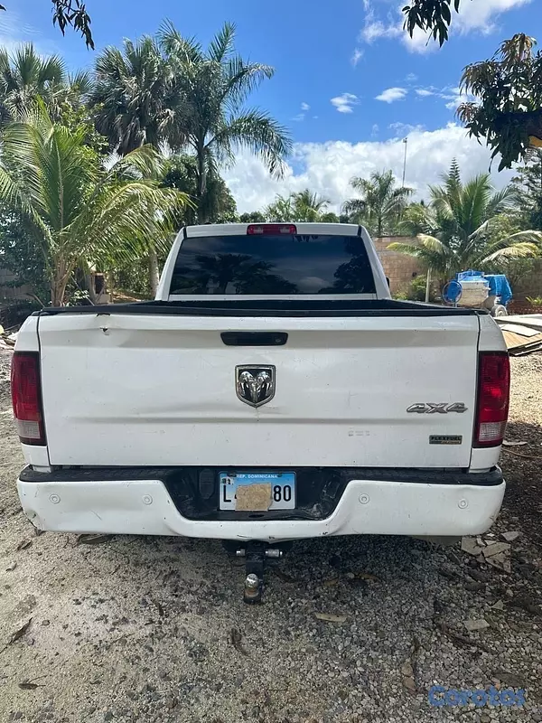 jeepetas y camionetas - Camioneta Doge usada con un costo de 14,000 US. 3