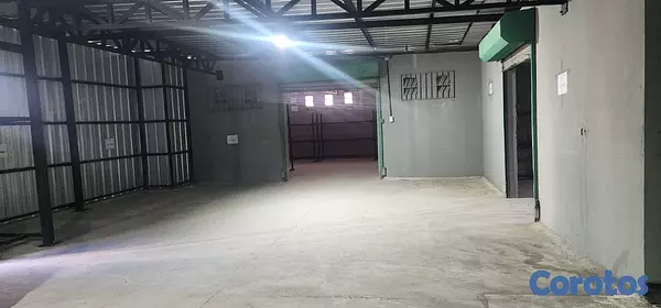 otros inmuebles - Venta de local tipo nave comercial en ensanche quisquella Distrito nacional  3