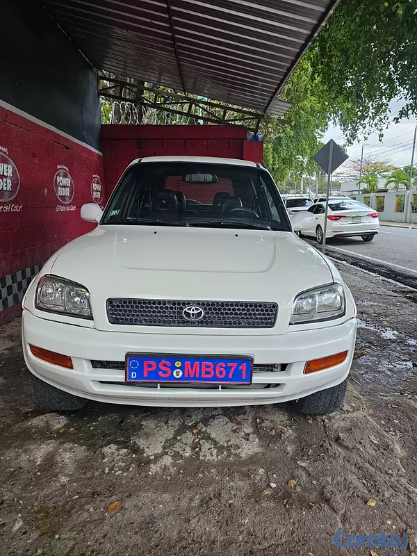 jeepetas y camionetas - Toyota Rav-4 la guagua esta en perfecta condiciones  6