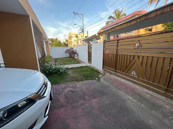 casas - Casa en Boca Chica – Ideal para Vivir o Invertir   5